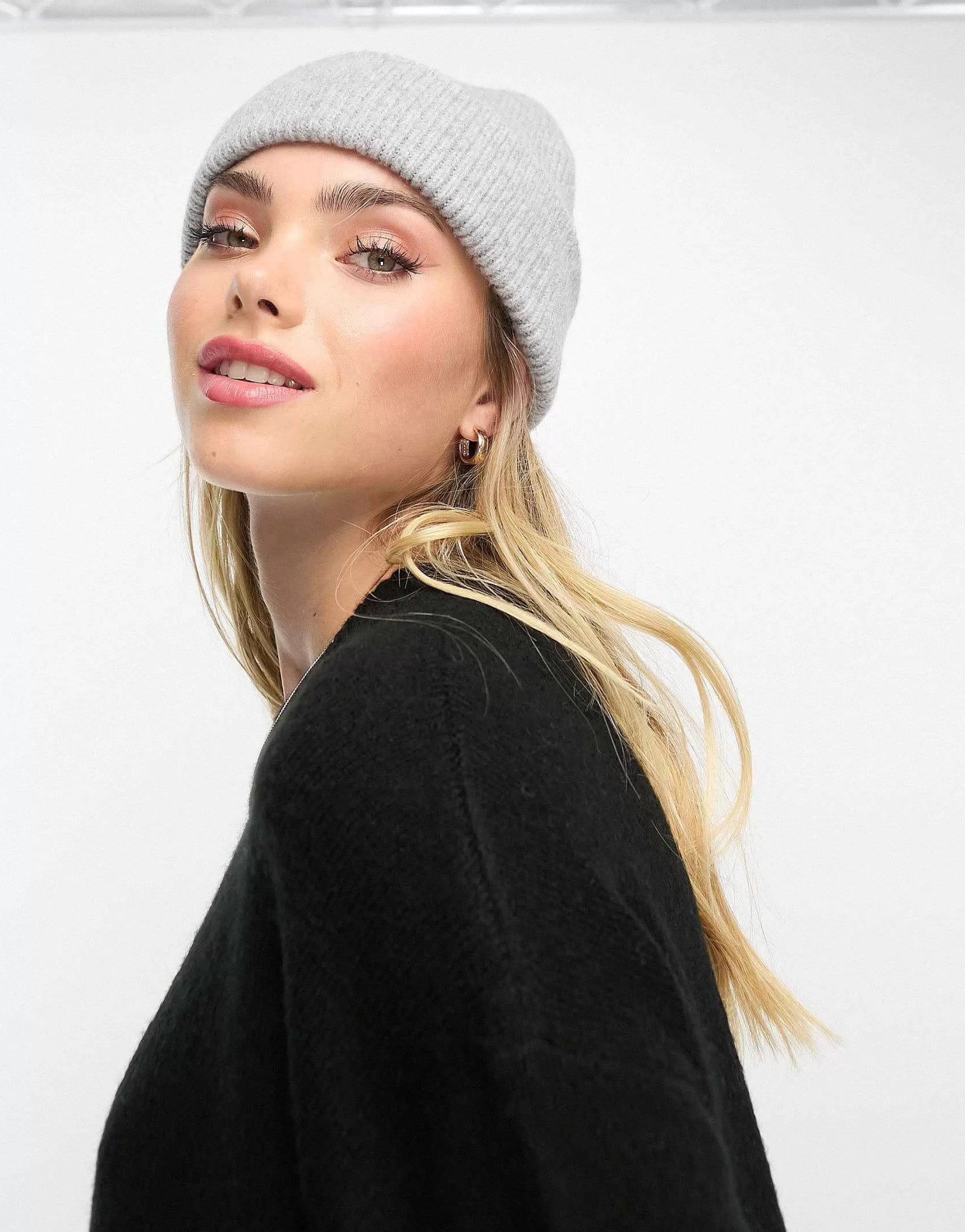 Women Monki Ribbed Beanie Hat In